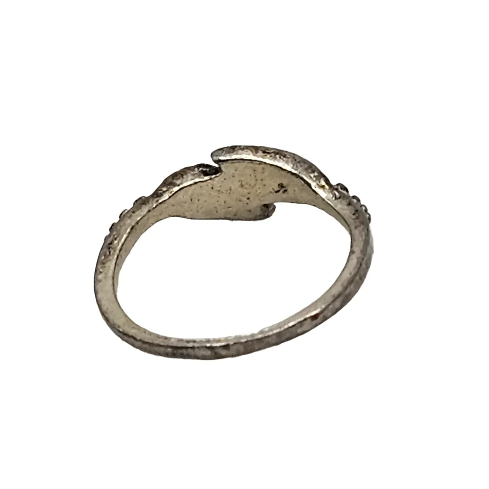 Silver-Toned Double Leaf Ring (Size 4.25)